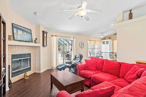 Smart TV, offices - Hidden Jewel  WITH A POOL (Navarre)