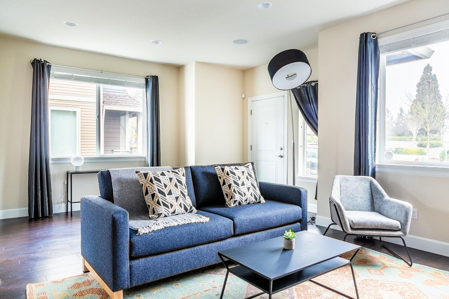 Amazing Hillsboro 2BR w/ W/D, nr Coffee, Park, Groceries, by Blueground