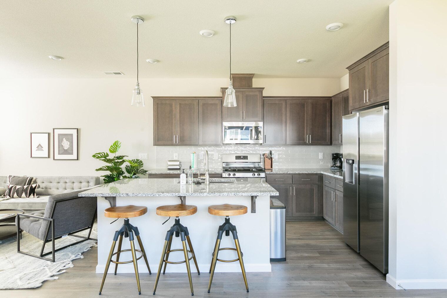 Refrigerador, microondas, horno, placa de cocina