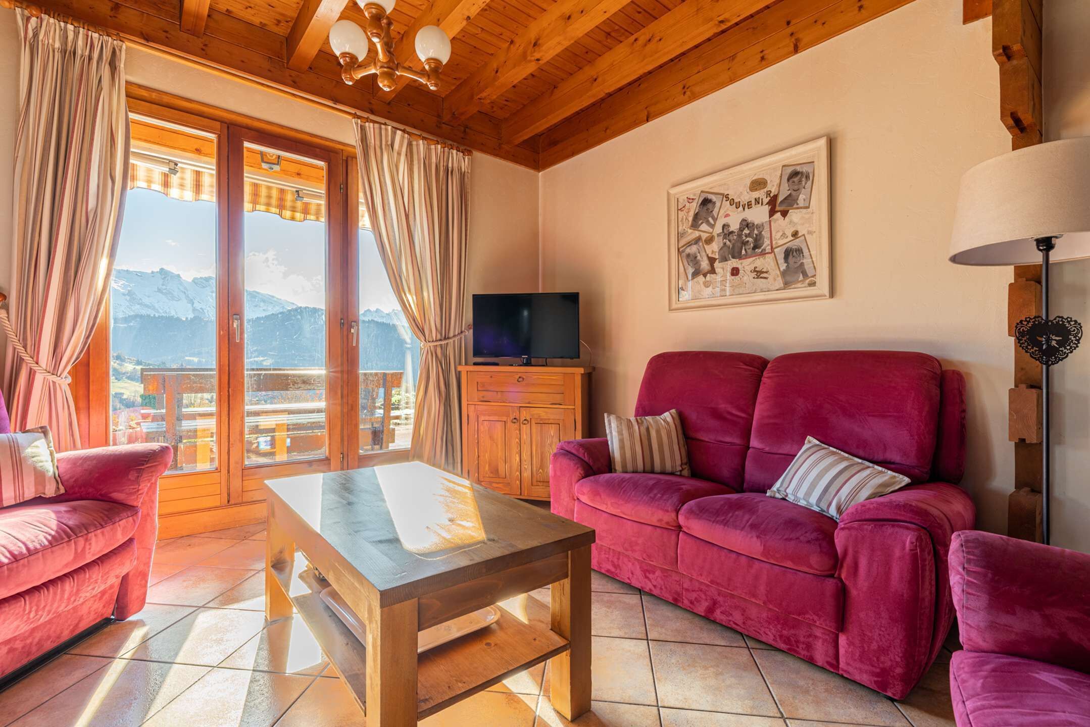 Télévision, cheminée