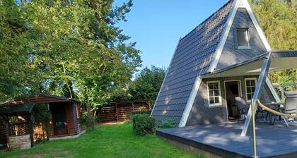Holiday Home 'Elbliebe' with Private Terrace, Wi-Fi and Air Conditioning