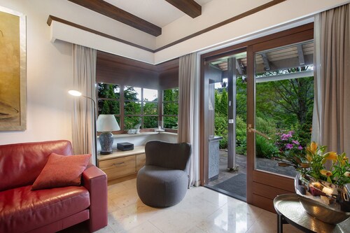 Holiday Home 'Amadeus Black Forest Mountain' with Mountain View, Private Terrace and Wi-Fi