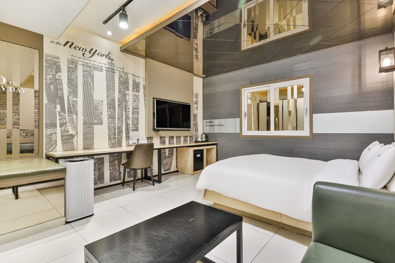 Kamar Standar, 1 Tempat Tidur Double | Seprai premium, busa memori, didekorasi berbeda-beda, dan meja kerja