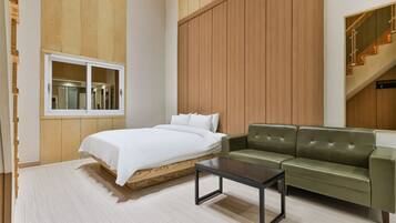 Family Twin Room, 2 Double Beds - Free Breakfast for 2 Included | Premium-sengetøj, senge med madrasser af memory foam, individuelt design