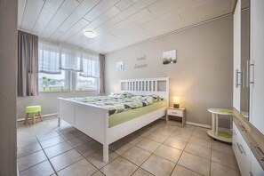 2 quartos, Wi-Fi de cortesia, roupa de cama