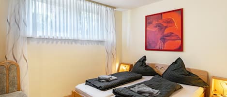 3 bedrooms, free WiFi, bed sheets