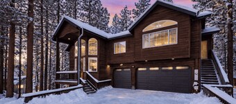Tahoe Lupine Retreat: Spacious 7Br+ Bonus 8th Br, Pool & Foosball Table, 13 Beds