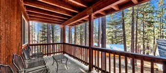 Spacious 7Br+ Bonus 8th Br, Pool & Foosball Table, 13 Beds, 14 Guests+Kids 5 Years Old and Younger