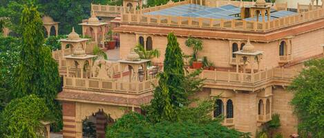 Fachada de la propiedad