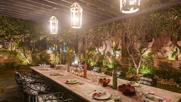 Outdoor dining