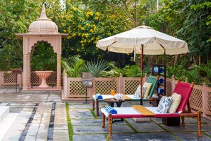 Outdoor pool - Amã Stays & Trails Rang Mahal , Jaipur (Jaipur)