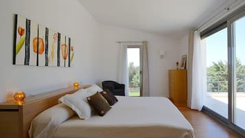 5 dormitorios, escritorio, tabla de planchar con plancha y wifi