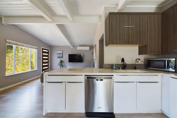 Fridge, microwave, oven, stovetop - Charming Menlo Park 4BR w/ Backyard, nr Trail & Shuttle, by Blueground (South Bay)