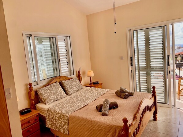 3 bedrooms, in-room safe, iron/ironing board, free WiFi