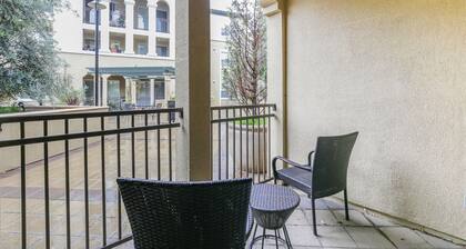Luxe Santa Clara 2BR w/ Pool, Balcony, Elevator & Gym, by Blueground