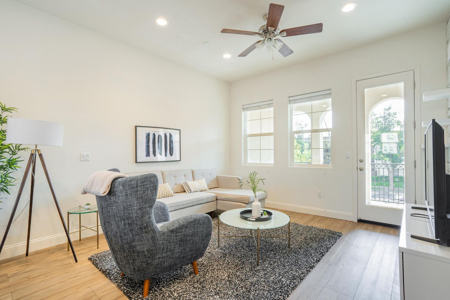 Premium Newark 4BR w/ Balcony, close to Restaurants & Mall, by Blueground
