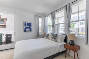 4 bedrooms, iron/ironing board, WiFi, bed sheets