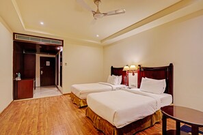 Deluxe Room | 1 bedroom, desk, iron/ironing board, free WiFi - City Mark Hotel (Gurugram)