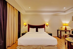Deluxe Room | 1 bedroom, desk, iron/ironing board, free WiFi - City Mark Hotel (Gurugram)