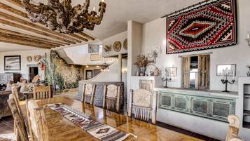 House, Multiple Beds, Kitchen, Mountain View | Interior