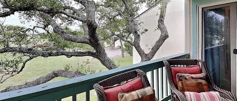 Condo (3 Bedrooms) | Front of property