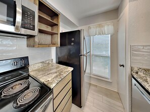 Condo (3 Bedrooms) | Property amenity