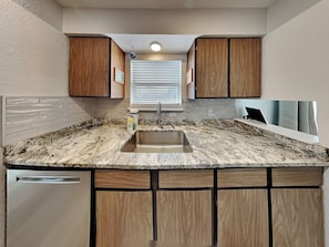 Condo (3 Bedrooms) | Property amenity