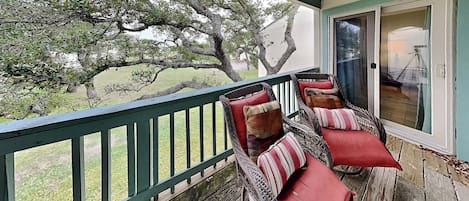 Condo (3 Bedrooms) | Front of property