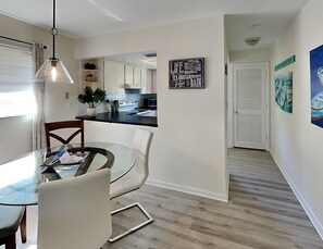 House, Multiple Beds, Patio, Garden View | Dining - Sunrise Suite (Fort Myers Beach)