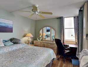 Appartement, 1 kingsize bed met slaapbank, balkon, uitzicht op het strand (#705C) | 1 slaapkamer, individueel gedecoreerd, individueel gemeubileerd