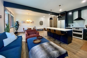 Interior - Luxury Ski Getaway |Private Hot Tub |Fireplace |King Suite |Minutes to Slopes |Steps to Free Shuttle (Keystone)