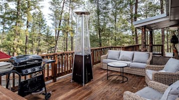 Studio (3 Bedrooms) | Property amenity