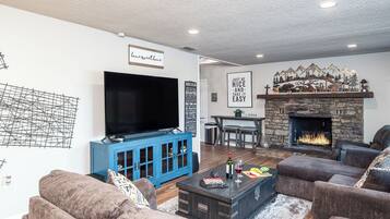Studio (3 Bedrooms) | Property amenity
