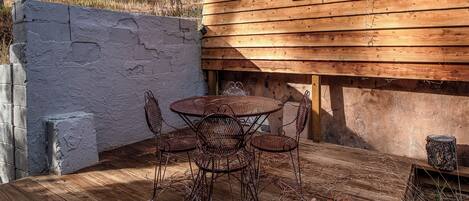 Studio (3 Bedrooms) | Property amenity