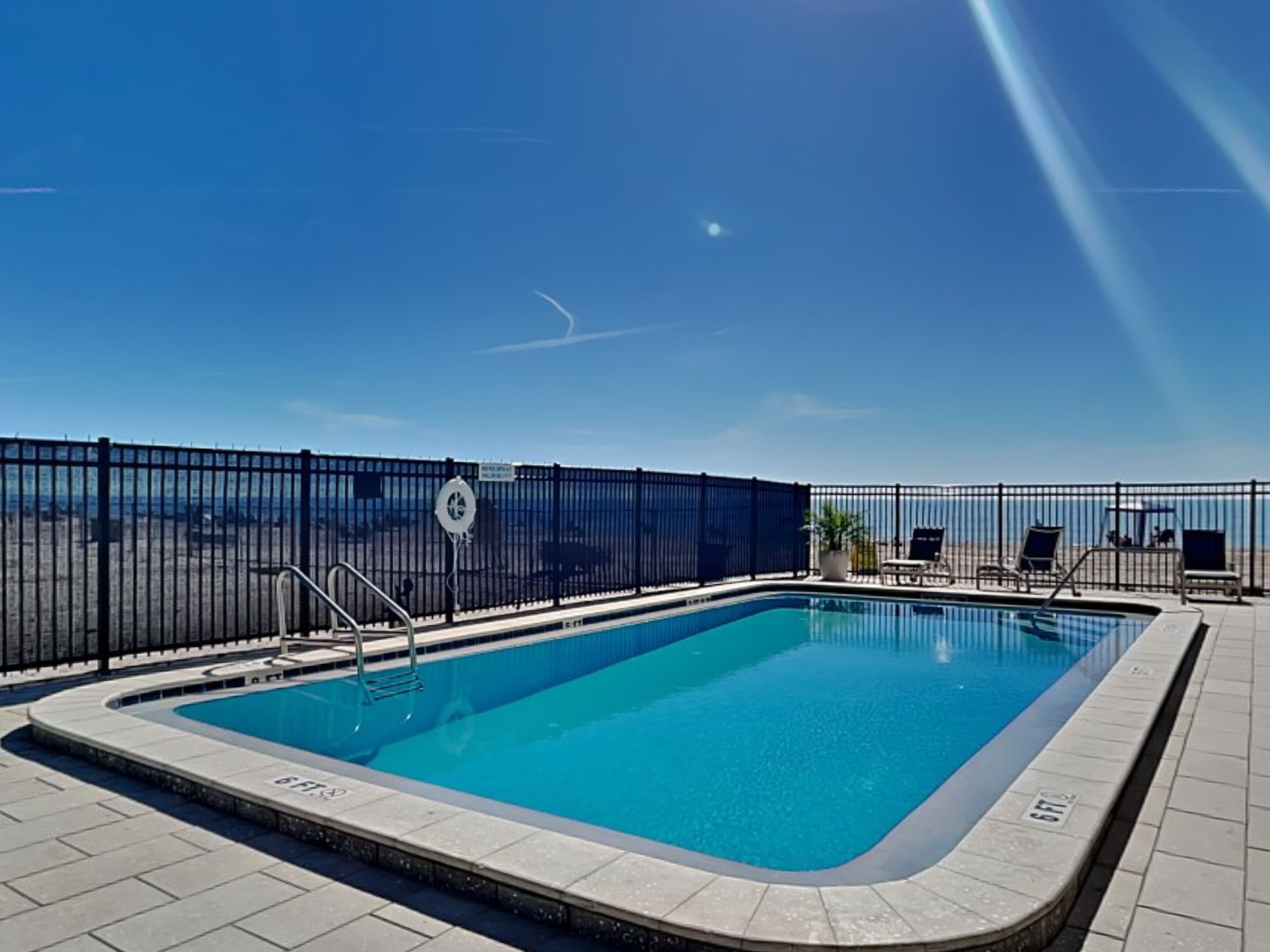 Condo (2 Bedrooms) | Property amenity