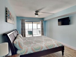 Condo (2 Bedrooms) | Property amenity