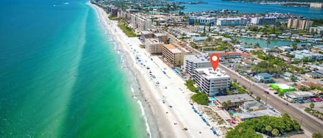 Condo (2 Bedrooms) | Property amenity