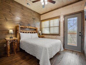 Cabin, 1 Katil Raja (King), Balcony, Mountain View (Unit 2) | 1 bilik tidur, dihias secara berasingan 