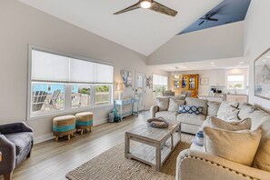 Smart TV, DVD player, books - Gorgeous 2nd Row Oceanview 4 Bedroom Home with Large Salt Water Pool (Oak Island)
