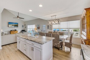 Interior - Gorgeous 2nd Row Oceanview 4 Bedroom Home with Large Salt Water Pool (Oak Island)