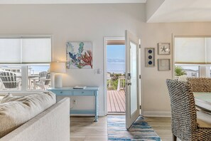 Smart TV, DVD player, books - Gorgeous 2nd Row Oceanview 4 Bedroom Home with Large Salt Water Pool (Oak Island)
