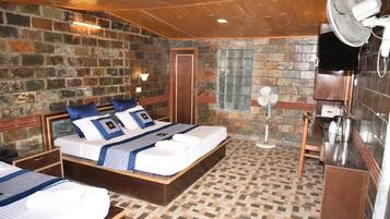 1 bedroom, desk, soundproofing, free WiFi