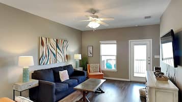 Studio (2 Bedrooms) | Fasade