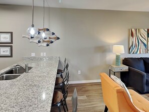 Studio (2 Bedrooms) | Property amenity