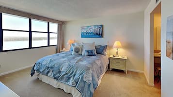 Condo (2 Bedrooms) | Property amenity