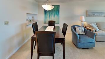 Condo (2 Bedrooms) | Property amenity