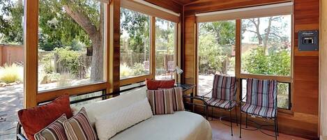 House (3 Bedrooms) | Property amenity