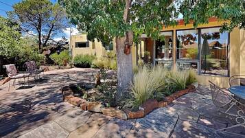 House (3 Bedrooms) | Property amenity