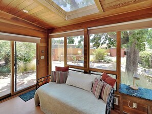 House (3 Bedrooms) | Property amenity - Casa Amarilla by Kokopelli Property Management (Santa Fe)