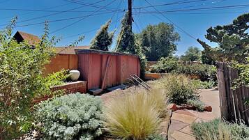 House (3 Bedrooms) | Property amenity